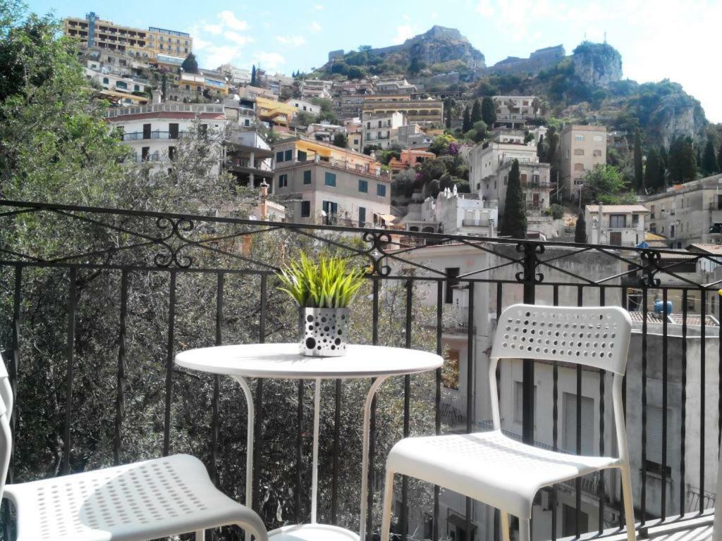 Taormina Castle And Sea View Apartment Екстериор снимка